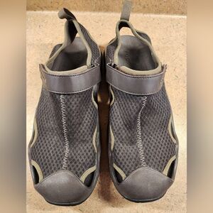 Crocs Swiftwater Mesh Deck Sandals size m12